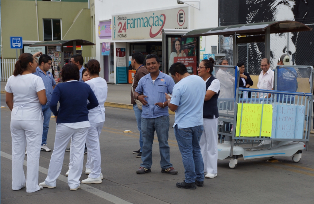 Paran trabajadores de Salud en Oaxaca; demandan pagos
