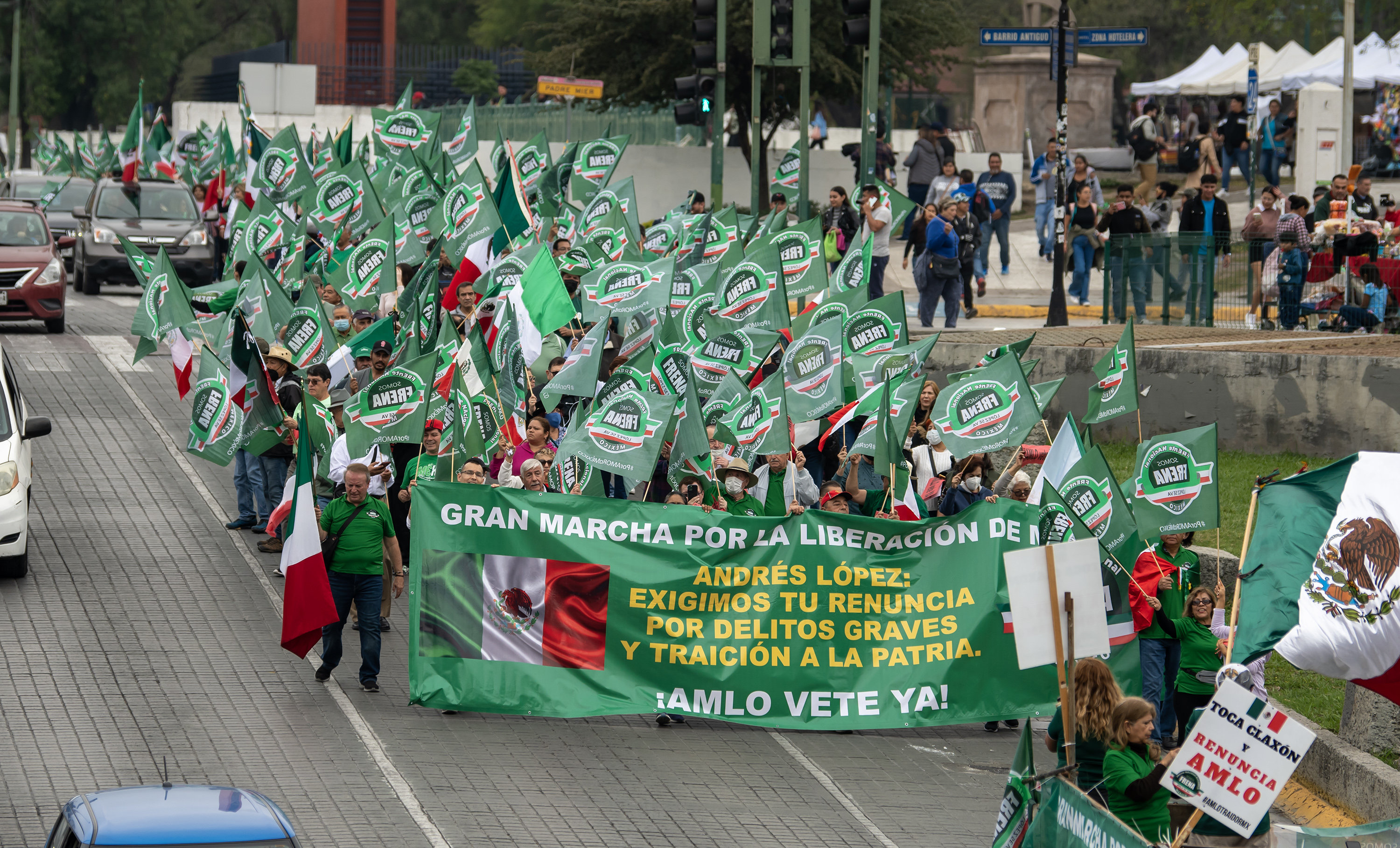 FRENA marcha en Monterrey contra AMLO; Gilberto Lozano alerta por cambio de 4 consejeros del INE