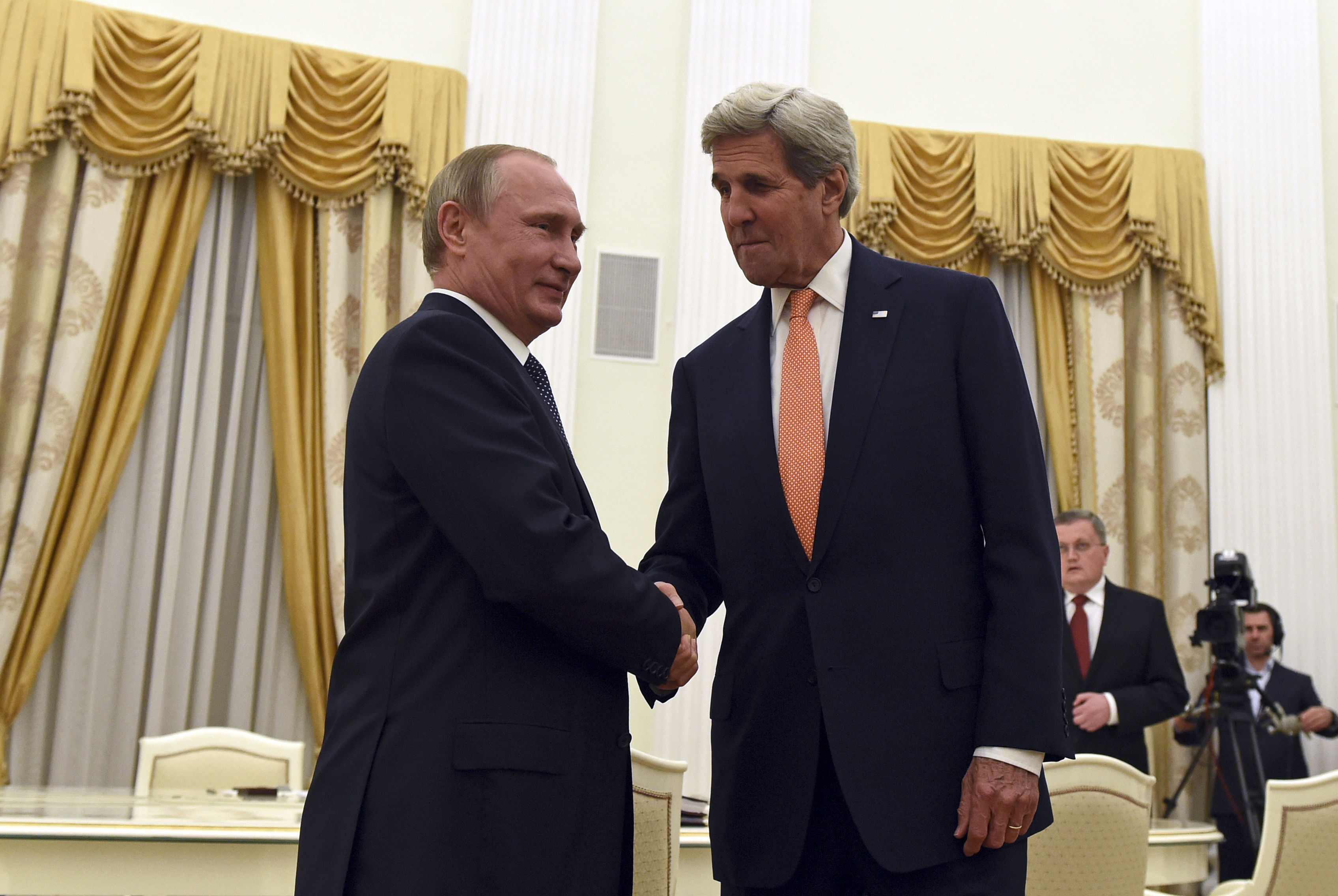 Espera Kerry lograr progreso en Siria al reunirse con Putin