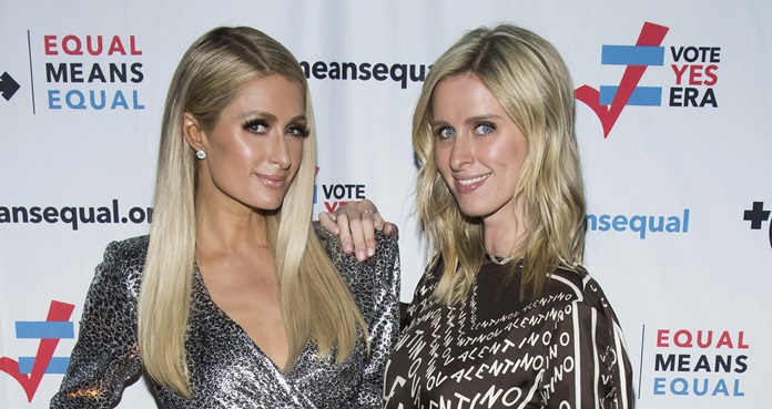 Paris Hilton y su hermana deslumbran con minivestidos en Nueva York