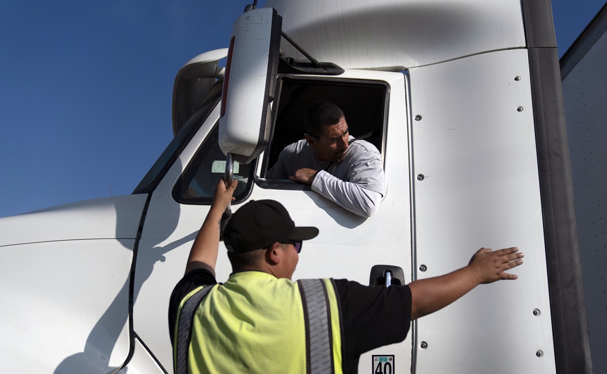 ¿Cuánto ganan los conductores de camiones de carga en EU?