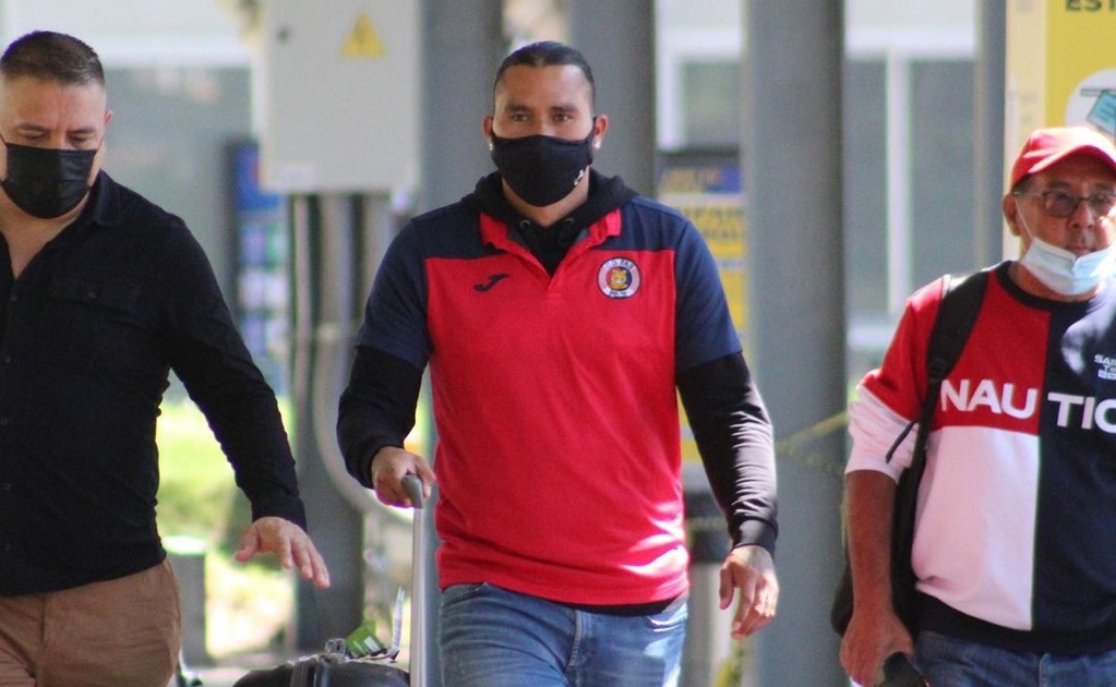 Carlos Peña llegó al FAS de El Salvador, con dinero del gobierno