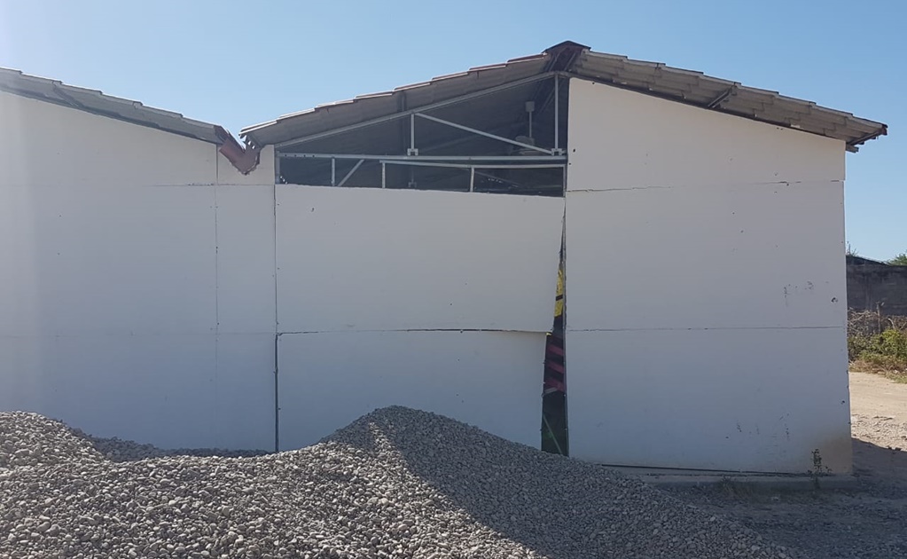 Fuertes vientos destruyen aulas cuando niños tomaban clases en Oaxaca