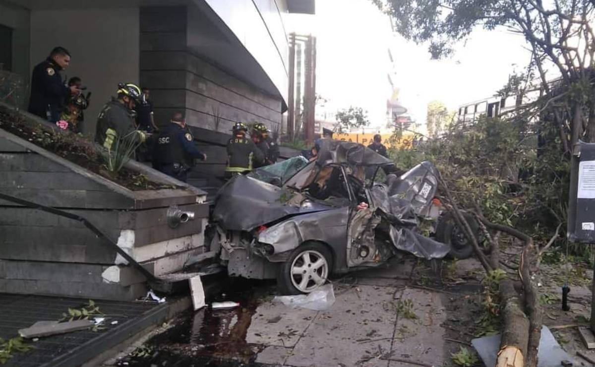 Sube a 2 muertos el saldo del choque entre camión RTP y autos particulares en Cuajimalpa