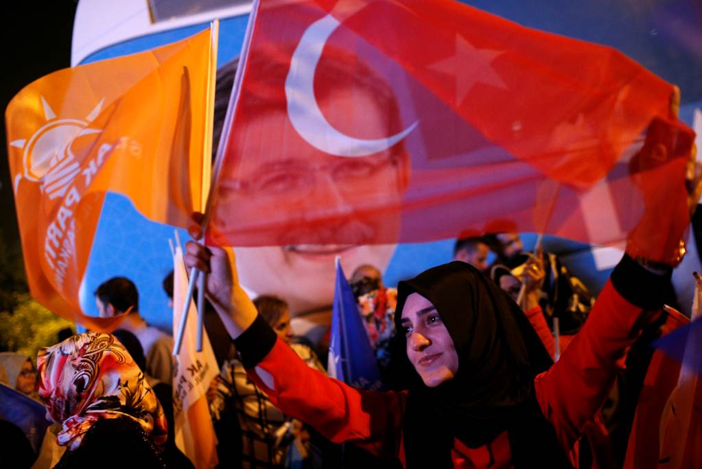 Llama Erdogan a la estabilidad en Turquía tras elecciones