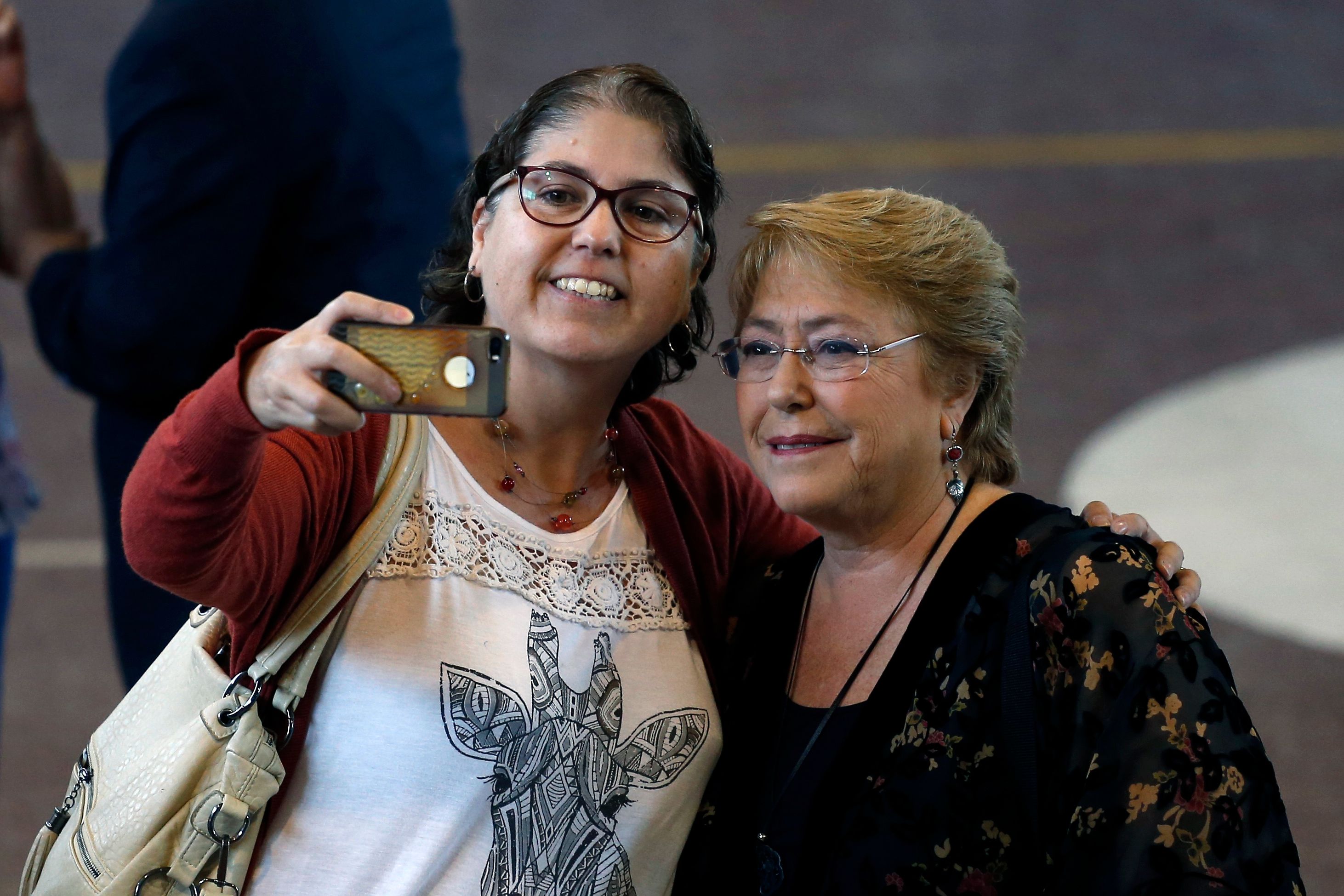 Bachelet apuesta a que nuevo presidente de Chile se definirá en segunda vuelta