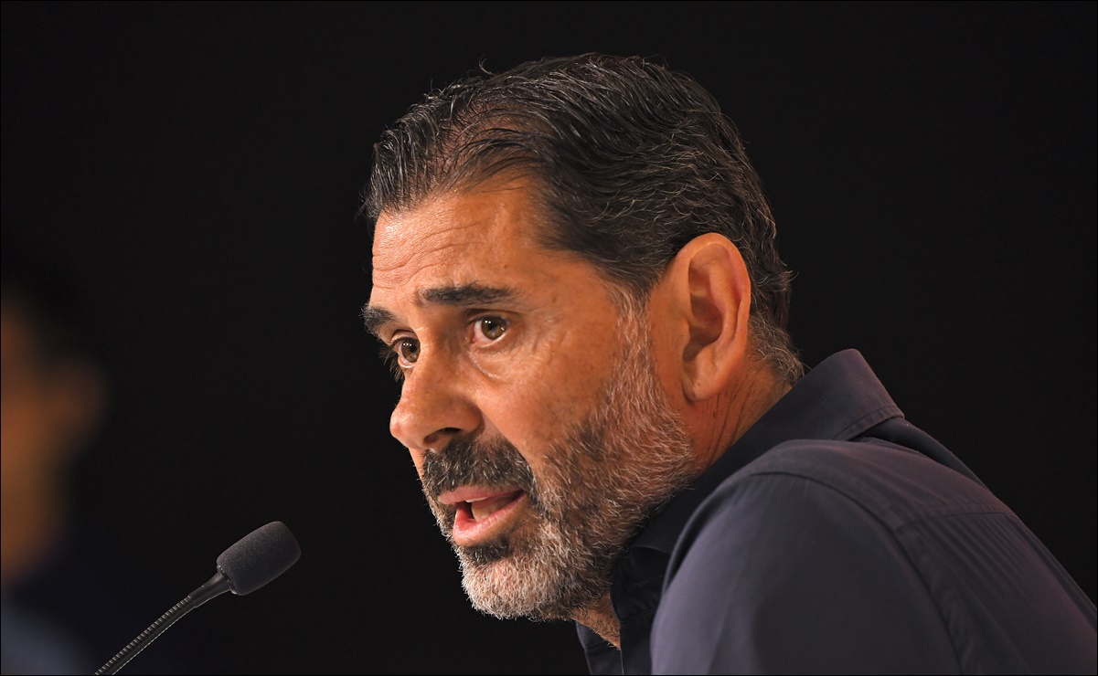 Chivas vive "un mal momento" y no una crisis, asegura Fernando Hierro 