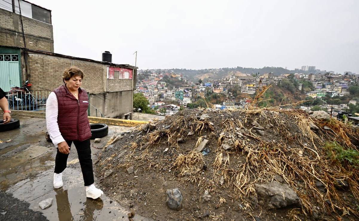 "¡Ni la lluvia ni el viento detienen al movimiento!": pese a tormenta, miles acompañaron a Delfina  en Naucalpan 