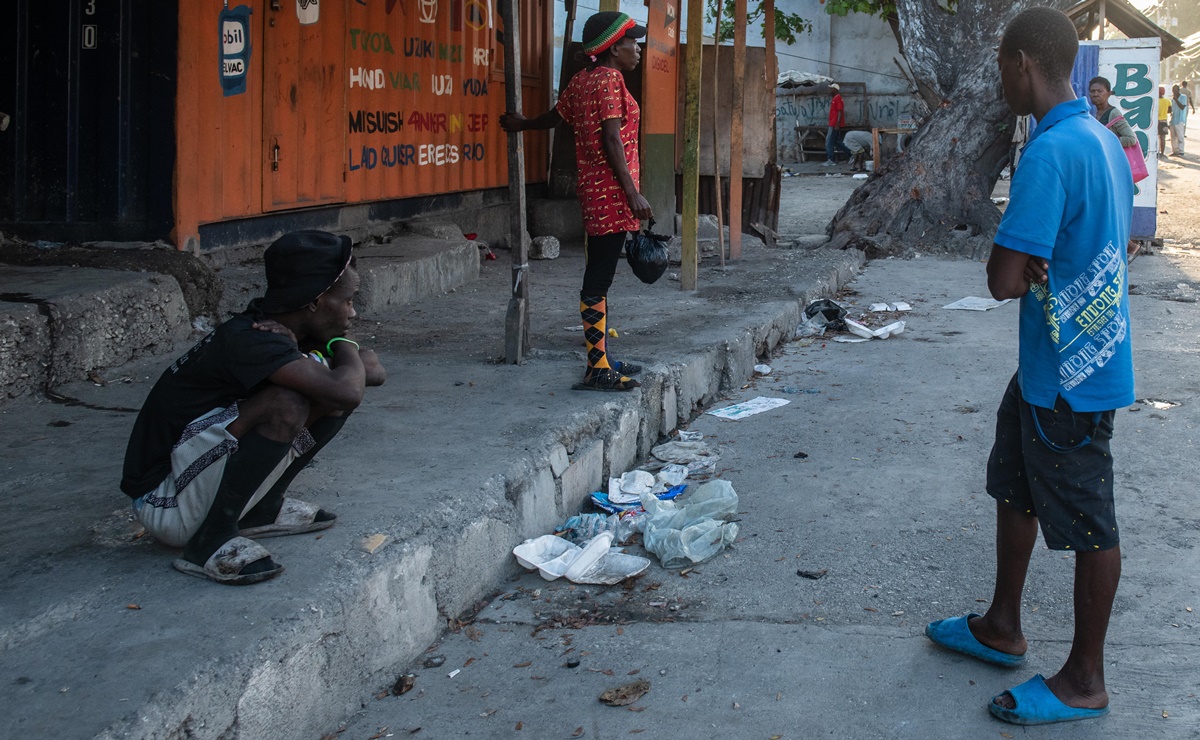 Líder de pandilla haitiana amenaza con guerra civil si primer ministro no renuncia