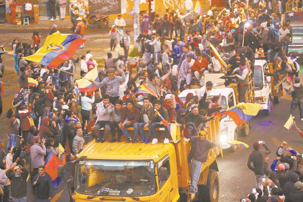 Gobierno de Ecuador se muda por protestas