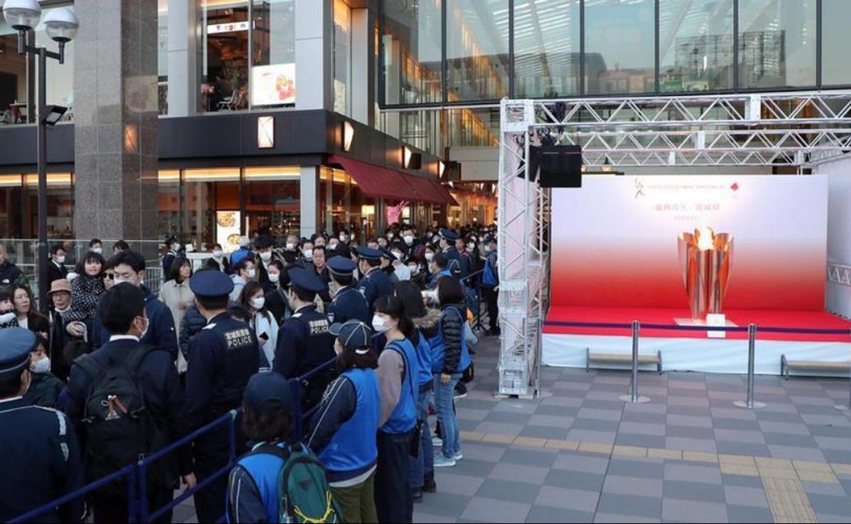 Antorcha olímpica reúne a miles de japoneses pese a crisis por el coronavirus