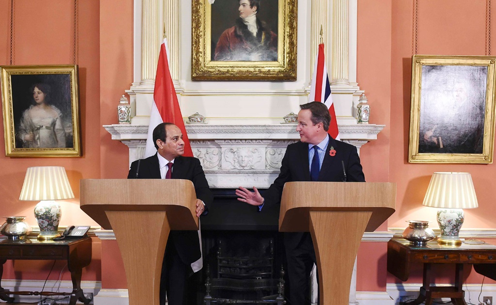 Cameron y Al-Sisi analizan crisis tras accidente de avión ruso