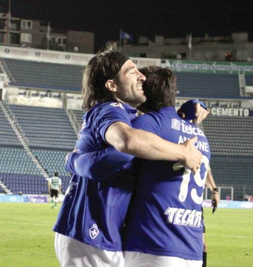 El triunfo se escuchó en todo el Azul