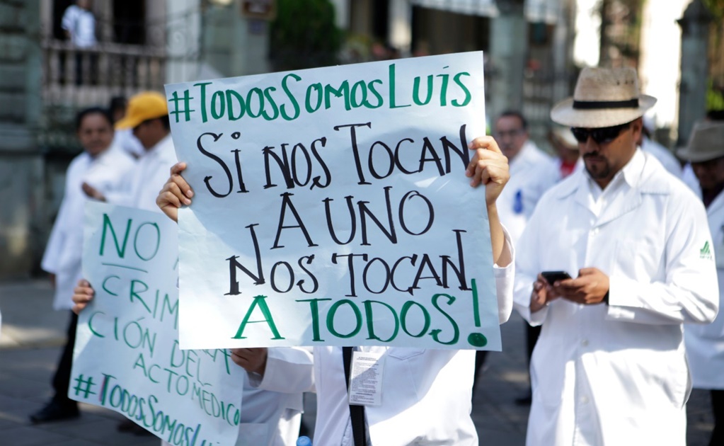 Activistas exigen en Oaxaca liberación de médico acusado de homicidio