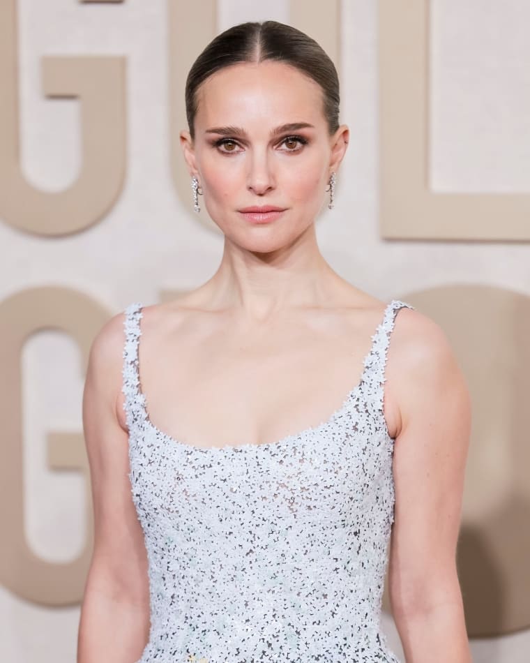 Natalie Portman se roba suspiros al lucir como princesa en los Golden  Globes 2024