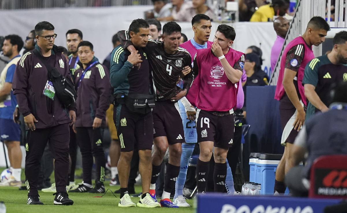 Edson Álvarez se lesionó en el primer tiempo ante Jamaica y tuvo que salir del campo entre lágrimas