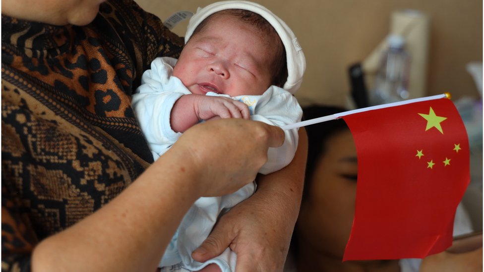 ¿Por qué la baja de nacimientos en China es una amenaza para su economía?