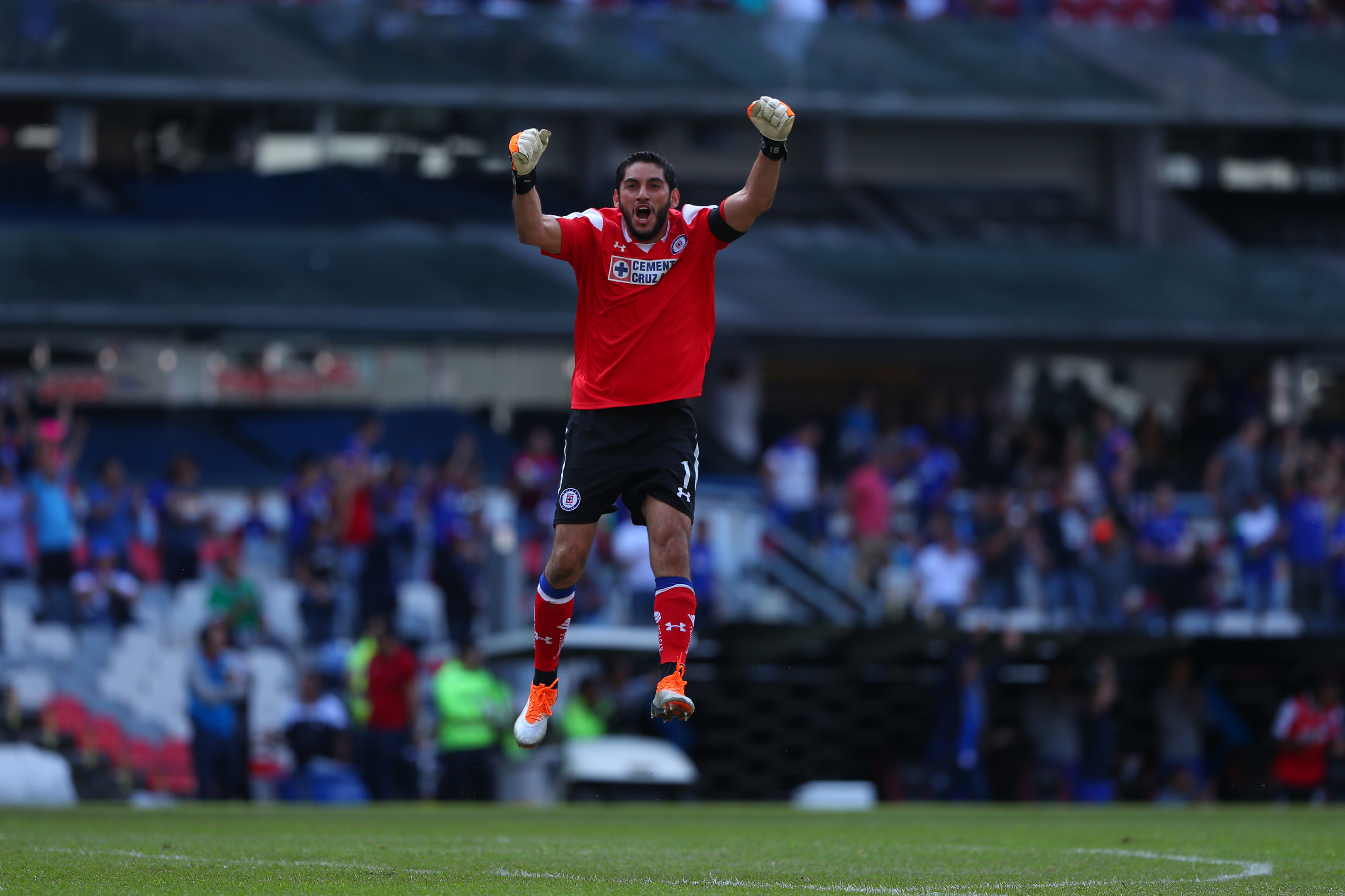 Cruz Azul golea al Veracruz en el Azteca