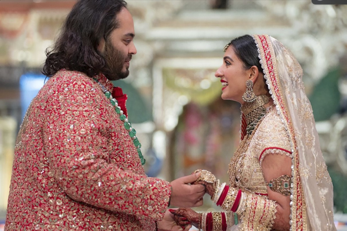 Anant Ambani, hijo del hombre más rico de Asia, se casa con Radhika Merchant en la boda más extravagante del año