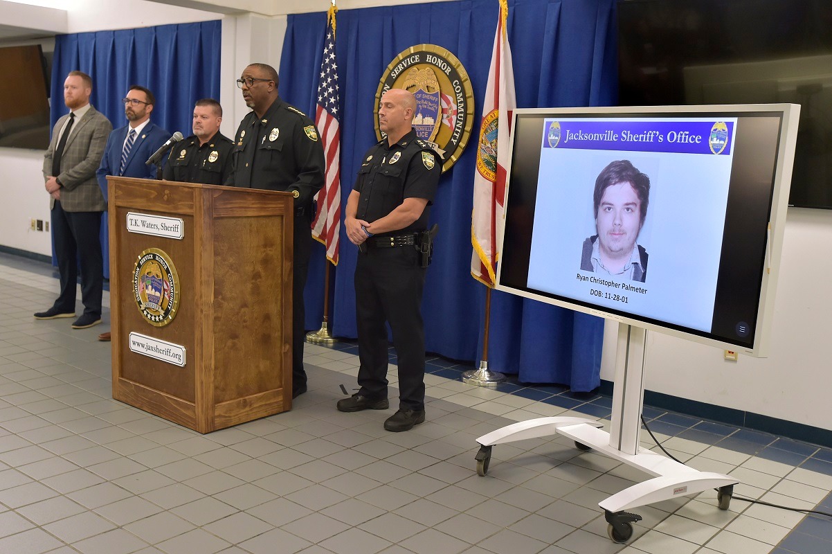 "El diario de un loco": autoridades confirman manifiestos racistas del atacante de Jacksonville
