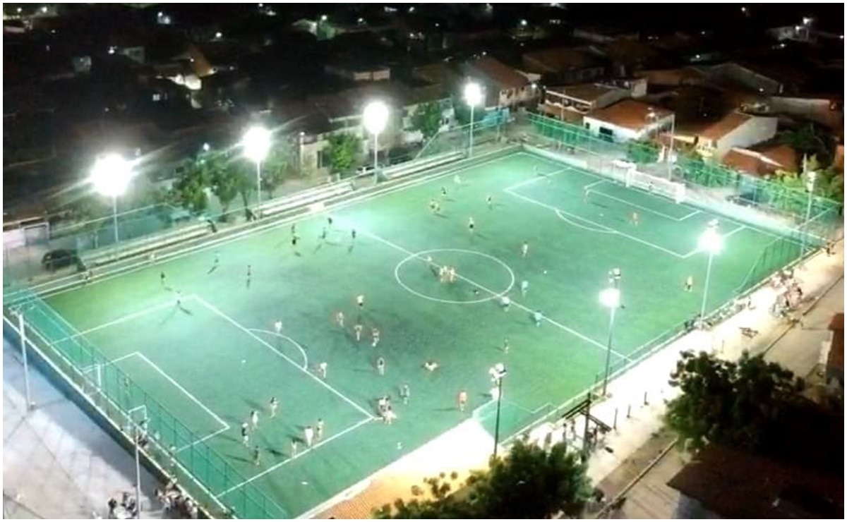 Al menos 2 muertos y 8 menores heridos tras tiroteo en cancha de fútbol en Brasil