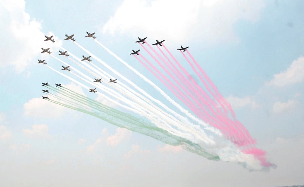 The first female pilots to lead Mexico's Independence Day parade