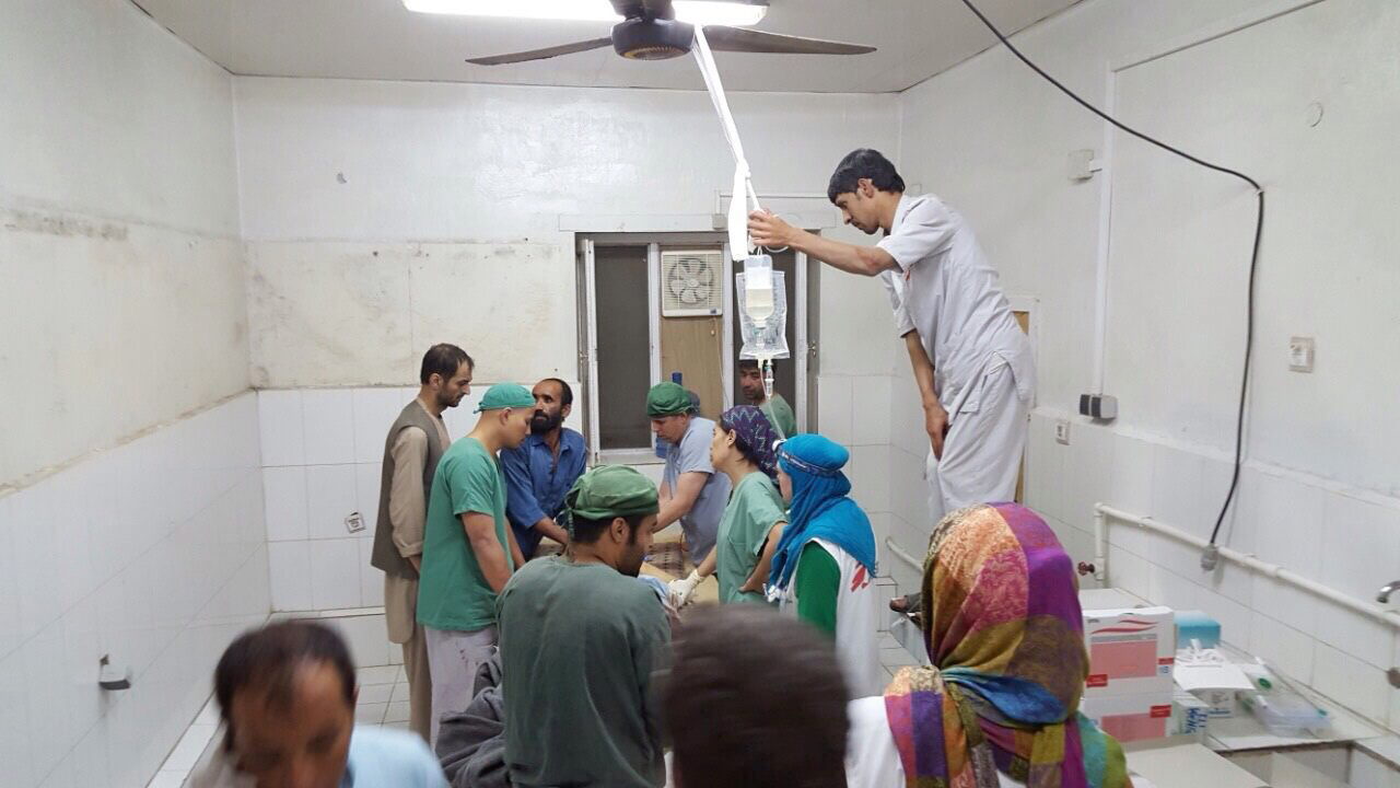 Cruz Roja condena bombardeo contra hospital en Kunduz