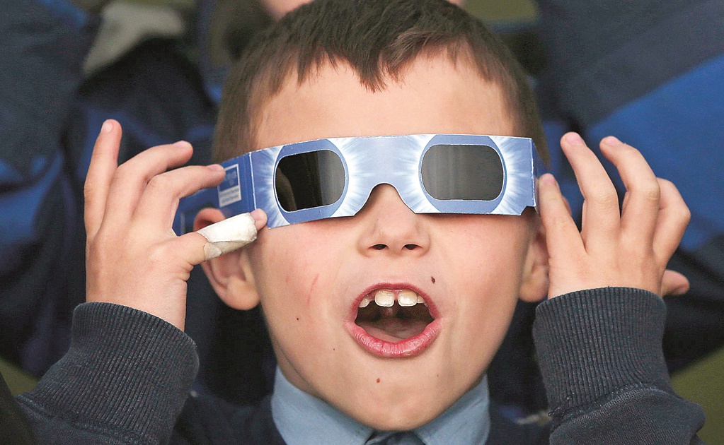 Se distribuirán 20 mil visores para observar eclipse solar en NL