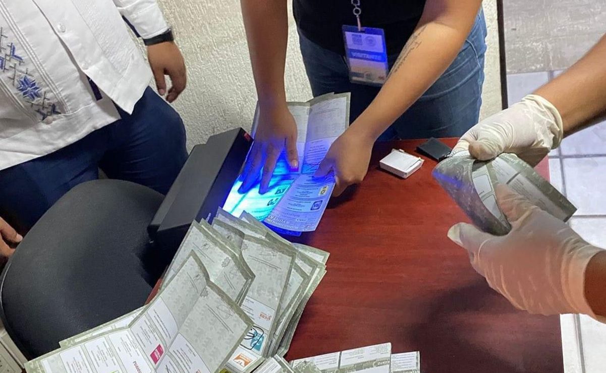 Falsas, las boletas electorales halladas en calles de Santa Cruz Xoxocotlán, Oaxaca: Fiscalía