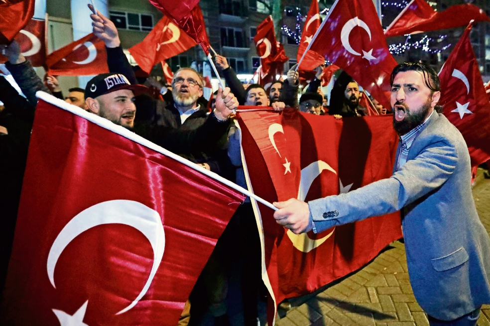 Turquía y Holanda enfrentan severa crisis diplomática