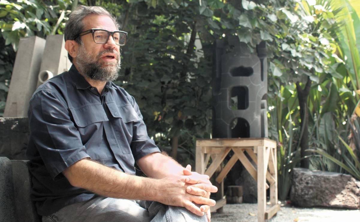 "No me molesta que me llamen escultor oficial": Pedro Reyes