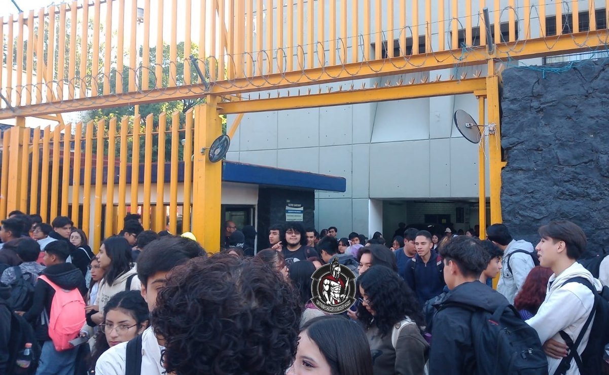 Encapuchados toman la Prepa 8 de la UNAM; exigen espacios seguros