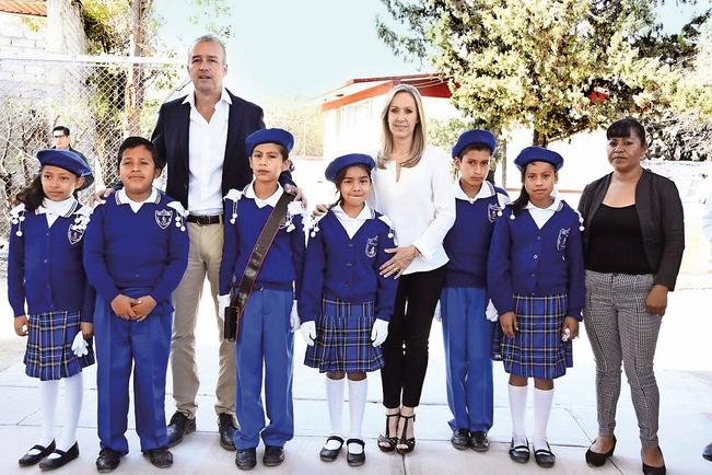 Entrega Calzada obras por 1 mdp a primaria