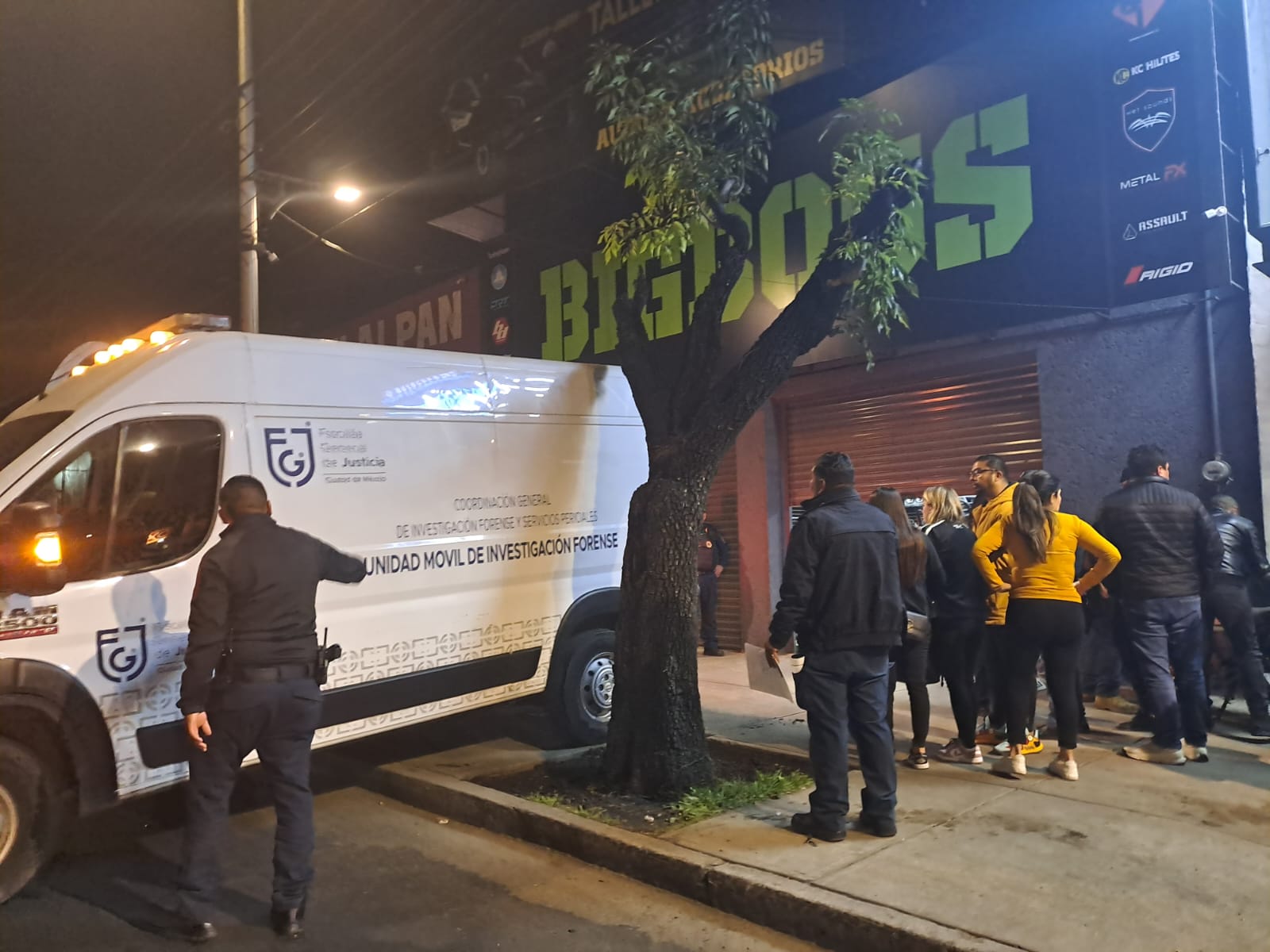 Sujetos armados matan a dos personas en taller mécanico de Coyoacán