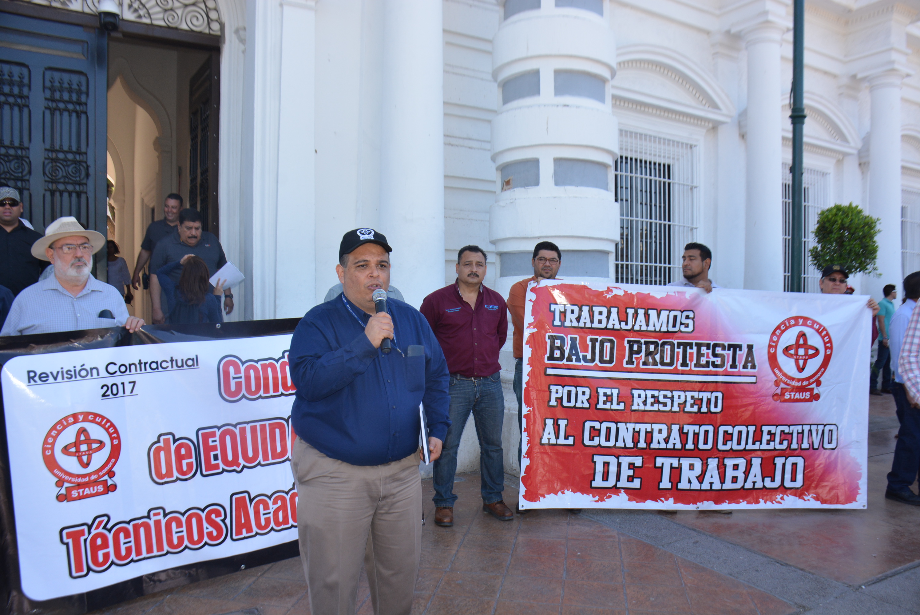 Piden sindicatos de Universidad de Sonora apoyo para no estallar en huelga