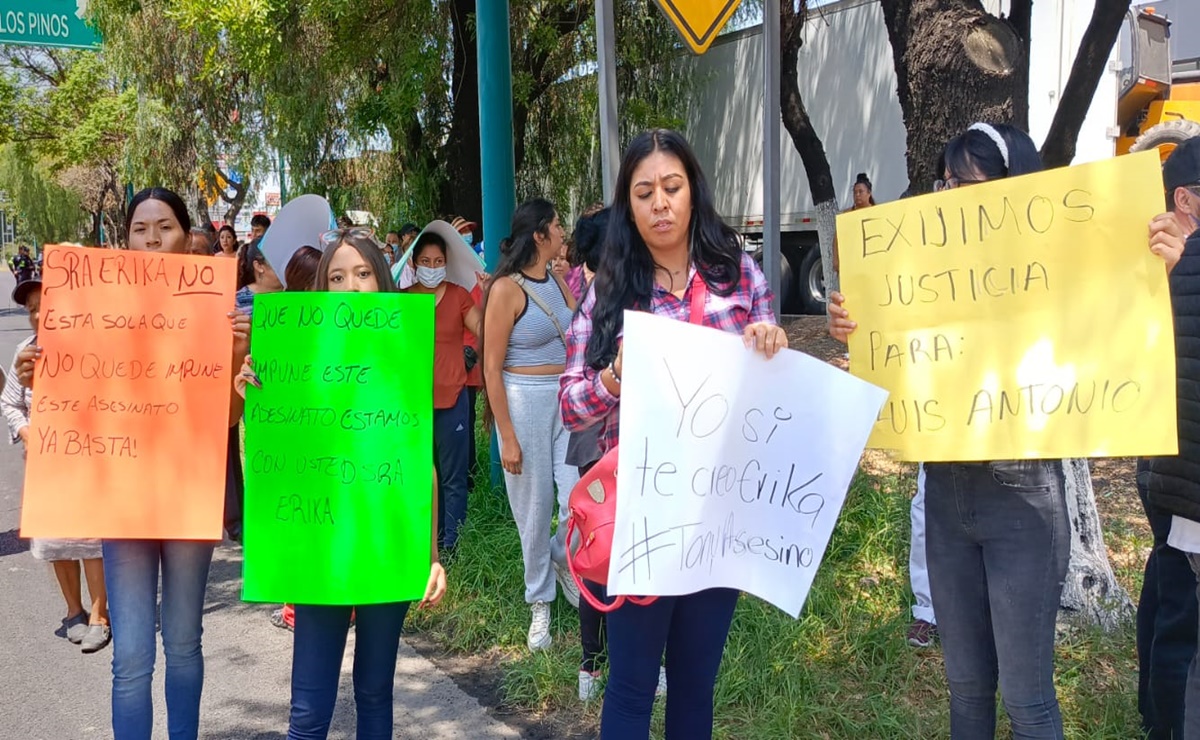 "¡Justicia para Luis!": Cerca de 200 personas bloquean Periférico Norte exigiendo avances en caso de exfuncionario asesinado