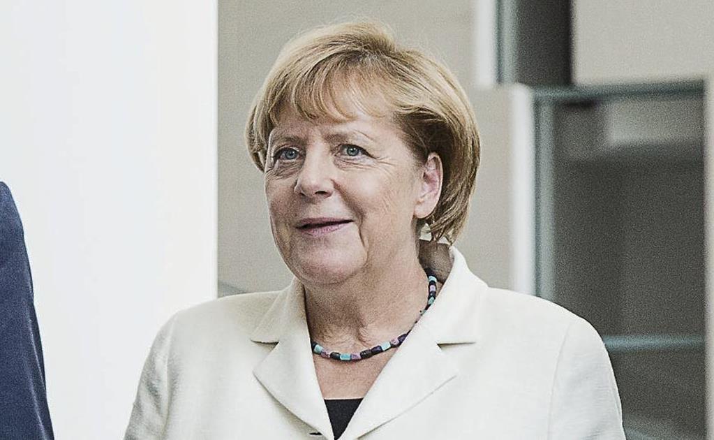 Angela Merkel insiste en defender su política de refugiados 