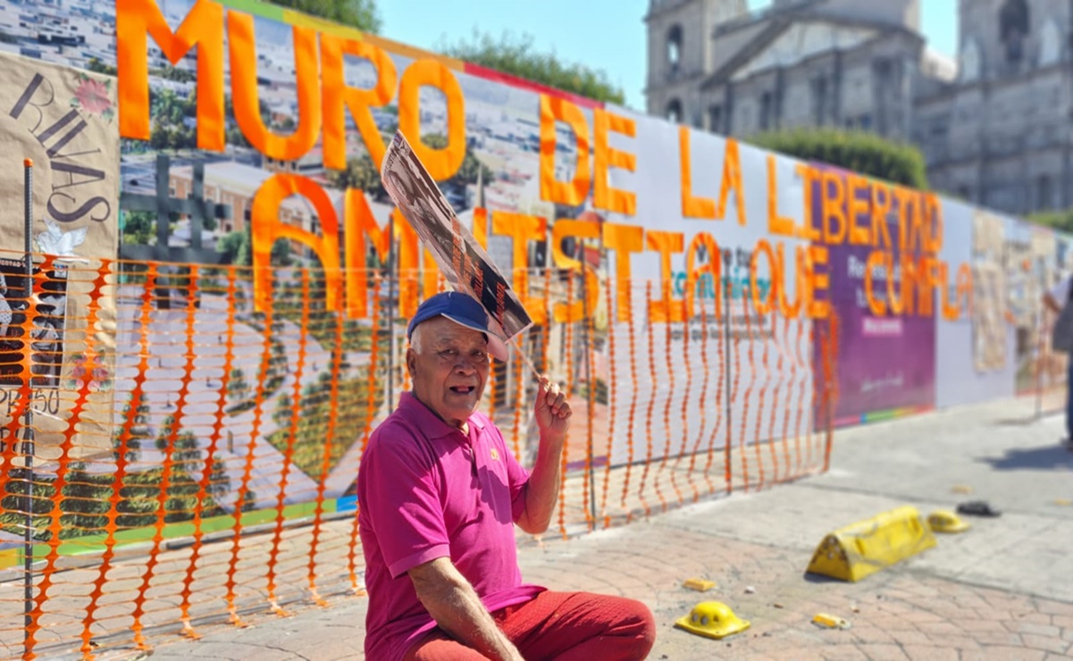 Exigen familiares de reos amnistía con "El Muro de la Libertad" en Toluca 