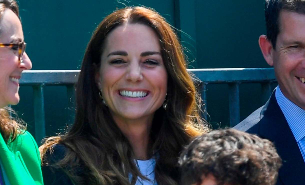 Kate Middleton, ultra chic en Wimbledon con polka dots y bolso de Mulberry 