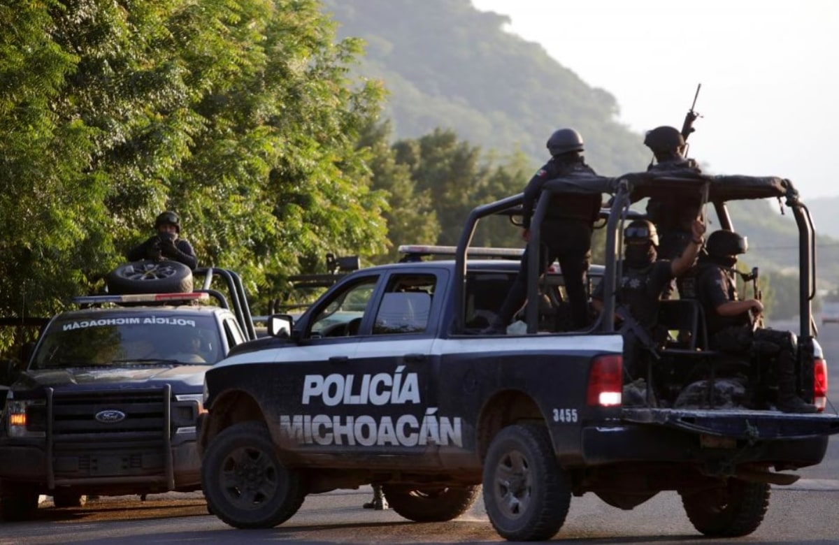 Hallan explosivo en presidencia municipal de Nuevo Parangarícutiro, Michoacán