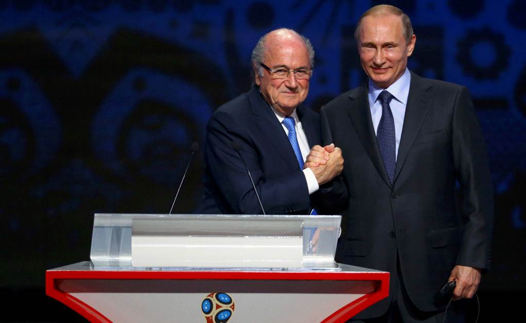 Blatter merece un premio Nobel: Vladimir Putin