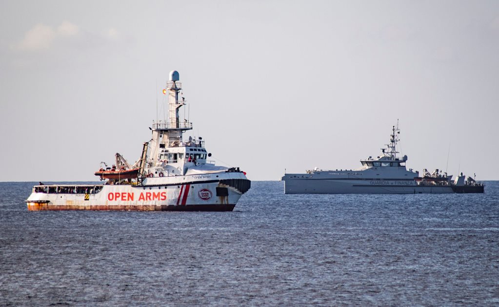 Barco “Open Arms” pide entrar en Lampedusa ante situación de migrantes