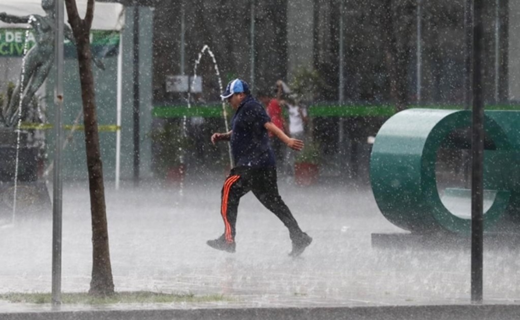 Activan alerta naranja por lluvia fuerte y granizo en la CDMX 