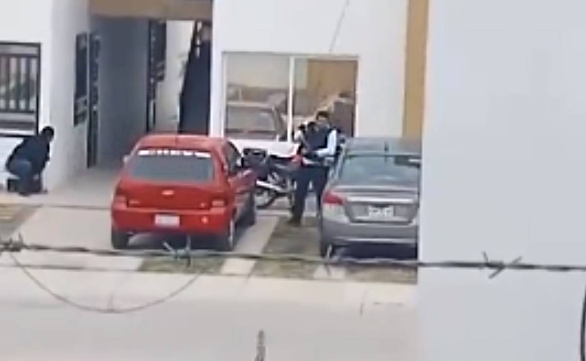 VIDEO: Enfrentamiento deja 2 policías heridos y un civil muerto en Irapuato, Guanajuato
