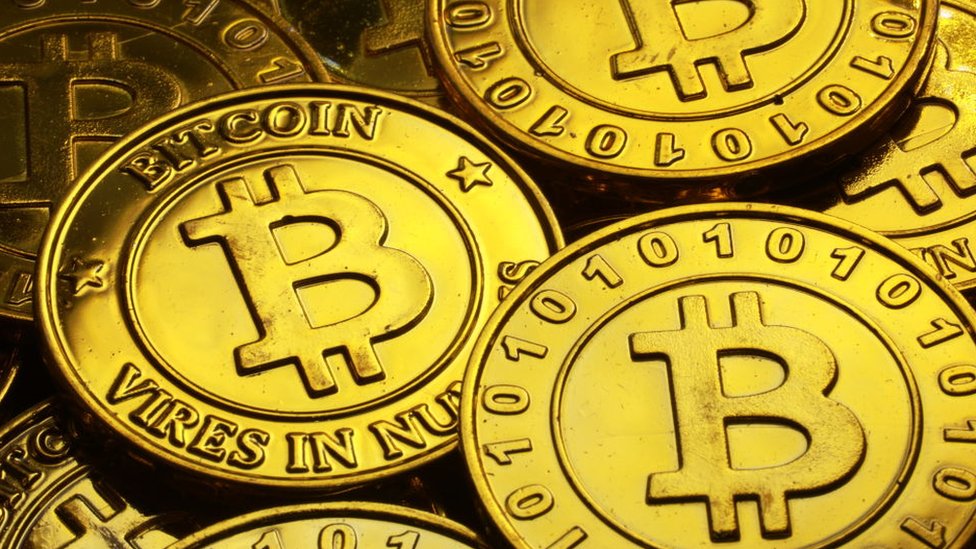 Bitcoin: qué es la "cruz de la muerte" y por qué asusta a los que invierten en la criptomoneda