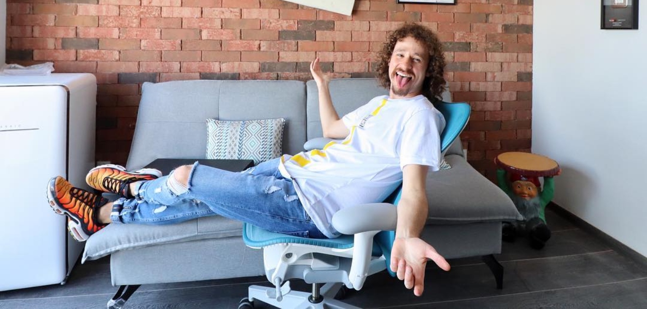 Luisito Comunica compró casa en Venezuela a  "precio de ganga" y es duramente criticado