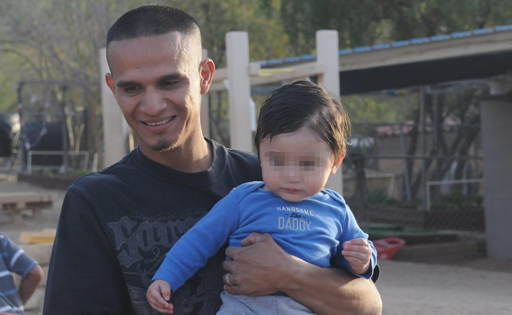 ​Migrante mexicano con hijo enfermo de cáncer se refugia en iglesia de EU