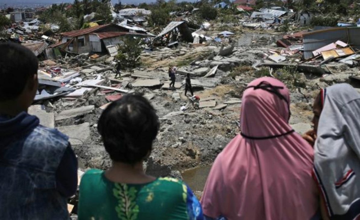 Captan antes y después de localidad de Indonesia tras sismo y tsunami