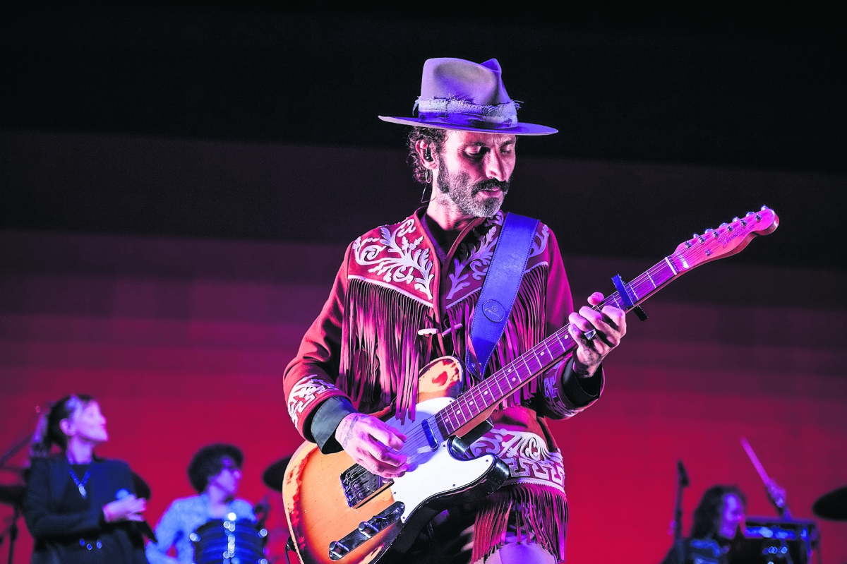 Leiva se considera mexicano y feminista