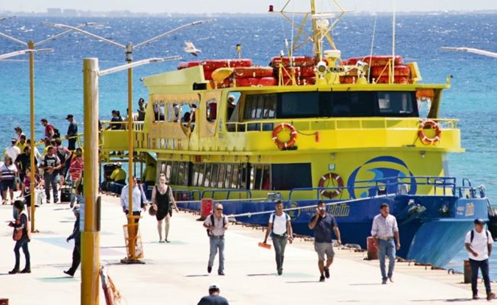 Canada issues travel advisory for ferries in Quintana Roo